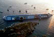 ITALY-SHIPPING-TOURISM-ACCIDENT