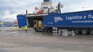 salerno traghetto e camion,17 aprile 2012