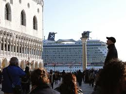 venezia,passaggio grandi navi chandris