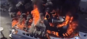 yacht incendiato a san diego