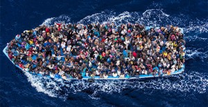 migranti,barcone superaffollato