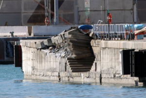 genova banchina danneggiata da msc sinfonia