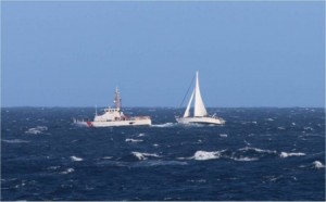 uscg salva barca a vela 7 aprile