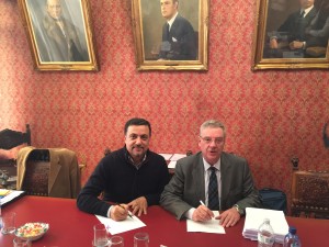 Francesco Parisi e Ahmet Musul durante la firma