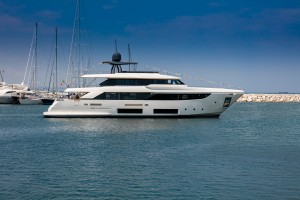 Custom Line Navetta 33