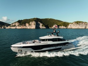 azimut-grande-36m_running-3